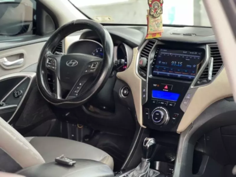 Hyundai Santa Fe   - 2015