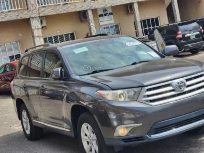 Toyota Highlander   - 2014
