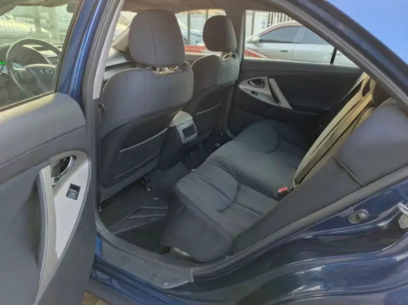 Toyota Camry   - 2011