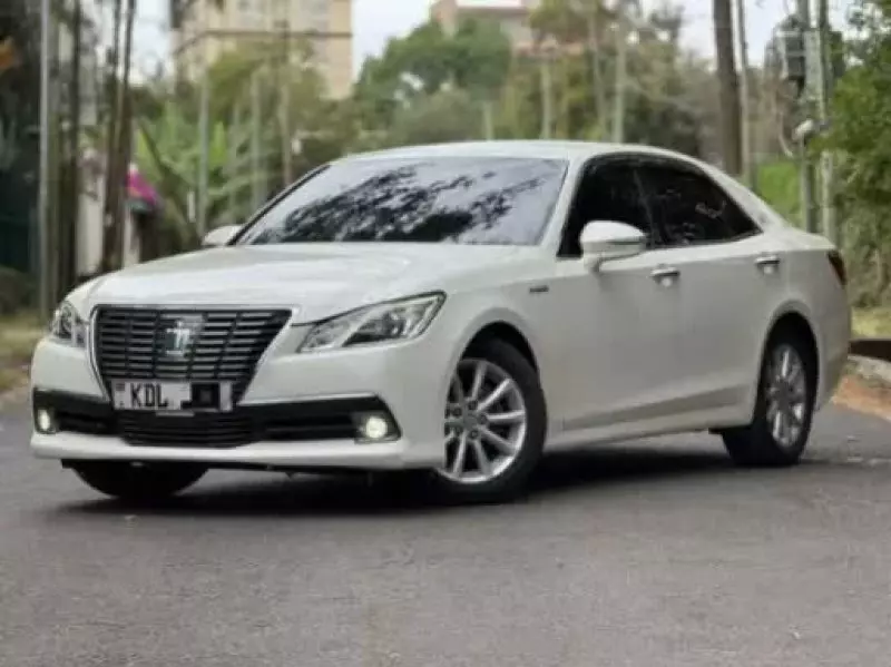 Toyota Crown   - 2015