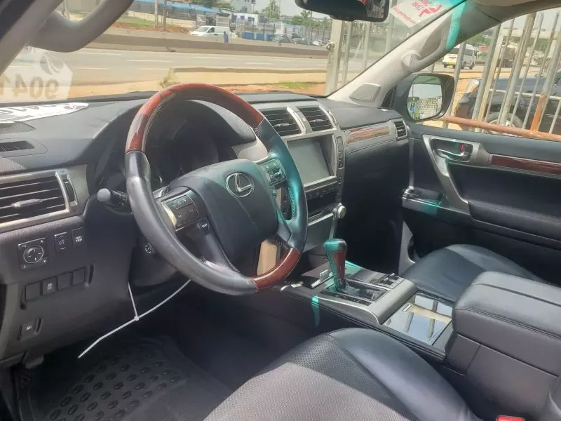 Lexus GX 460   - 2010
