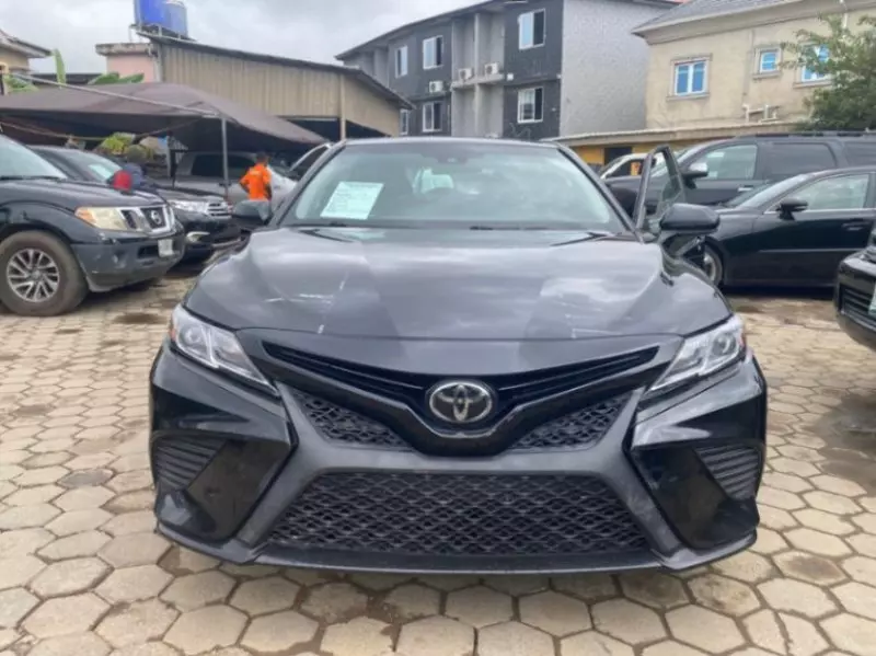Toyota Camry   - 2018