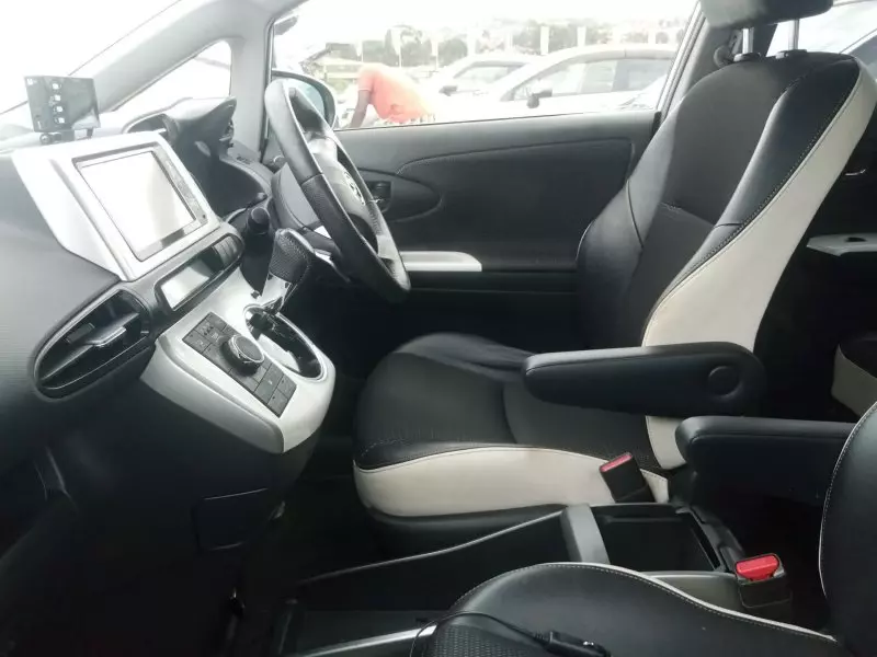 Toyota Wish   - 2012