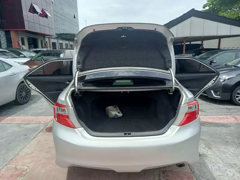 Toyota Camry   - 2013