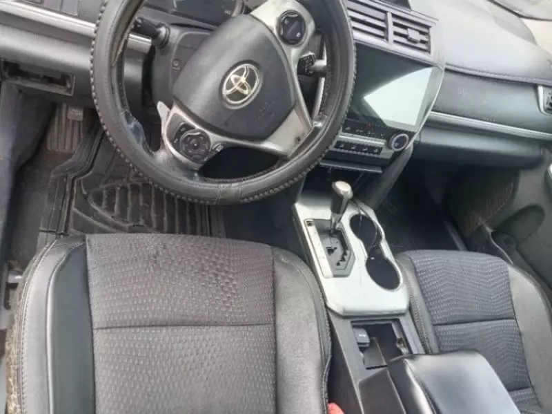 Toyota camry   - 2013