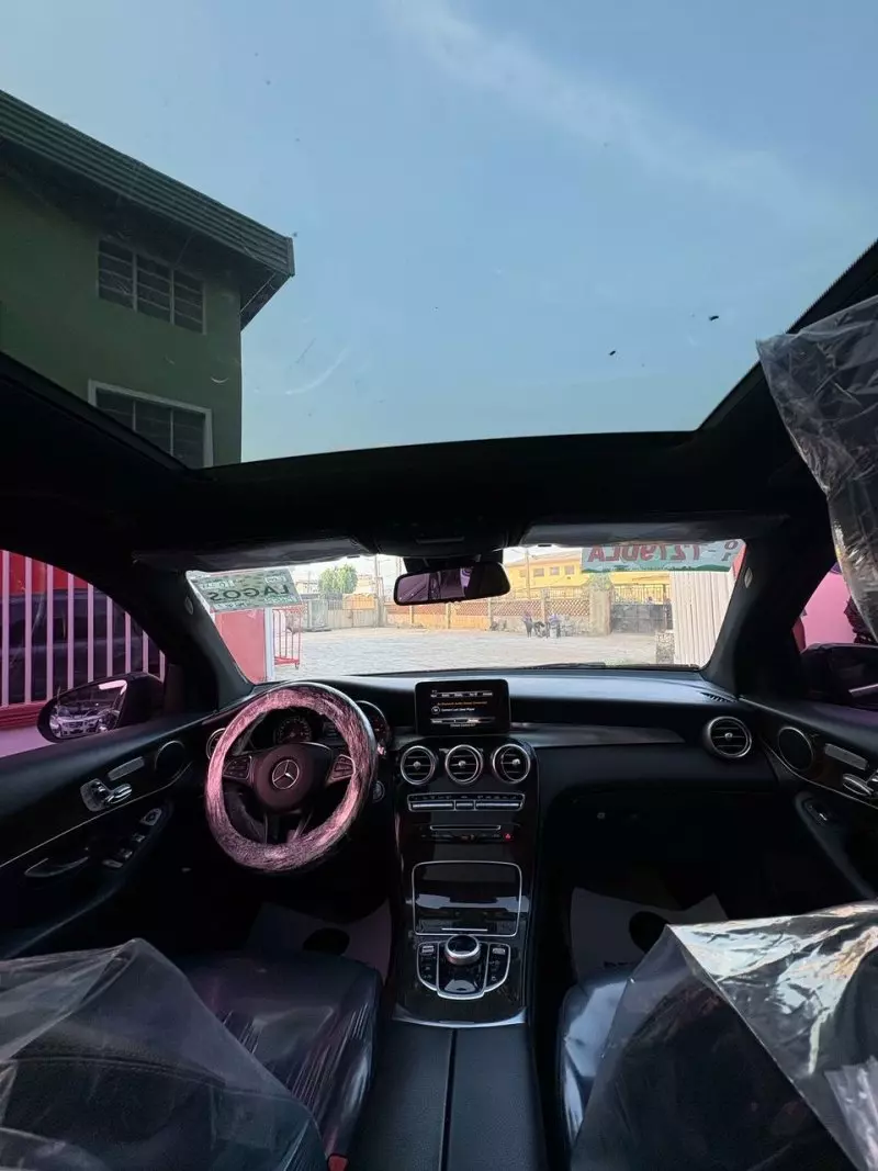 Mercedes-Benz GLC 300   - 2017