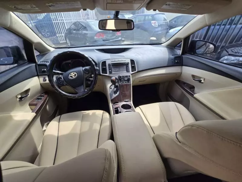 Toyota Venza   - 2013