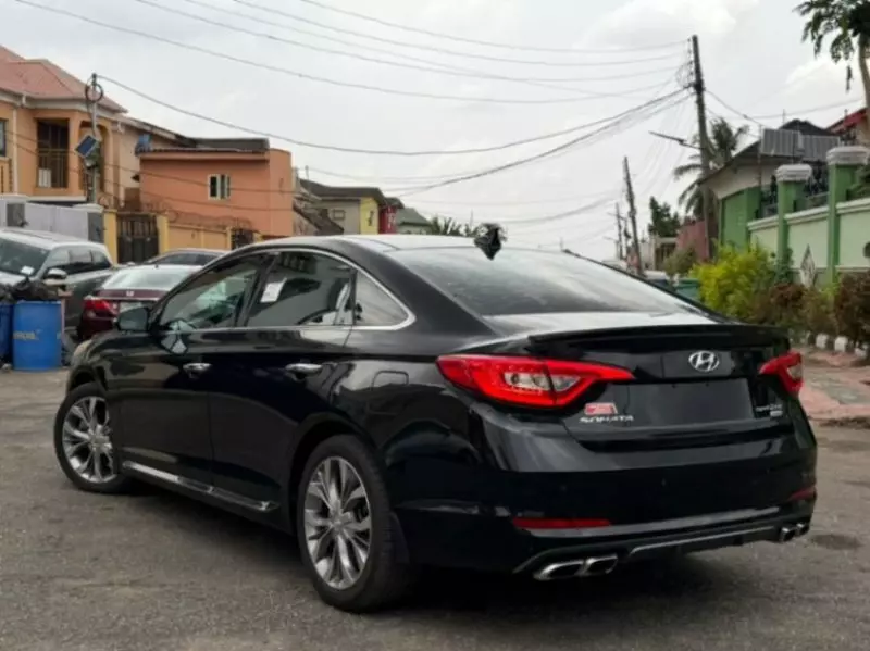 Hyundai Sonata   - 2015