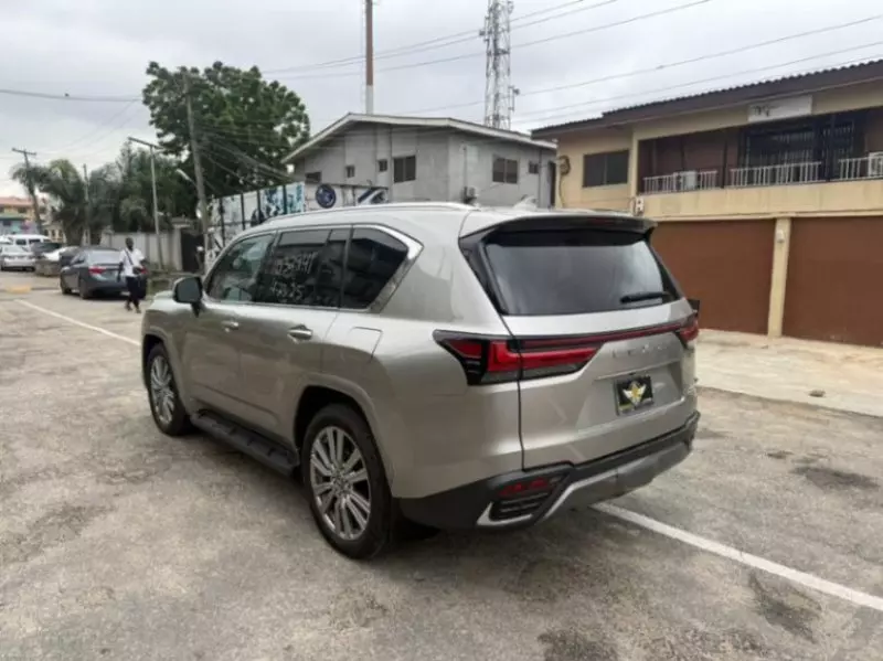 Lexus LX 600   - 2023