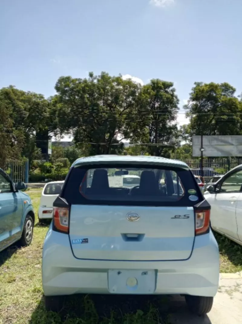 Daihatsu Mira    - 2017