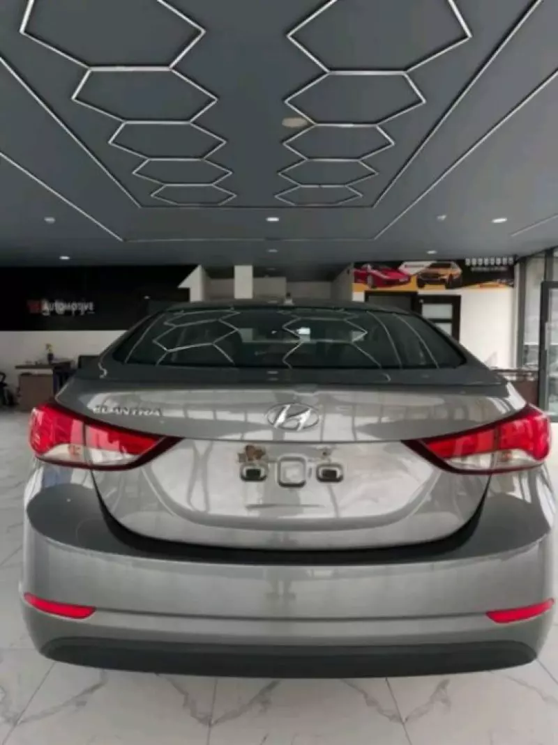Hyundai Elantra   - 2014