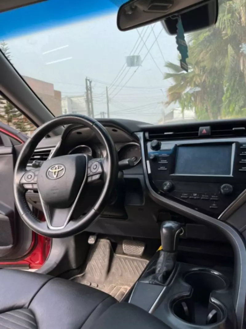 Toyota Camry   - 2018