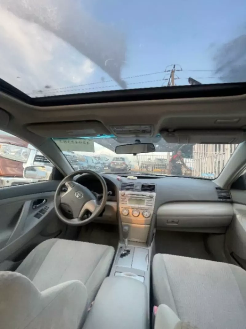 Toyota Camry   - 2011