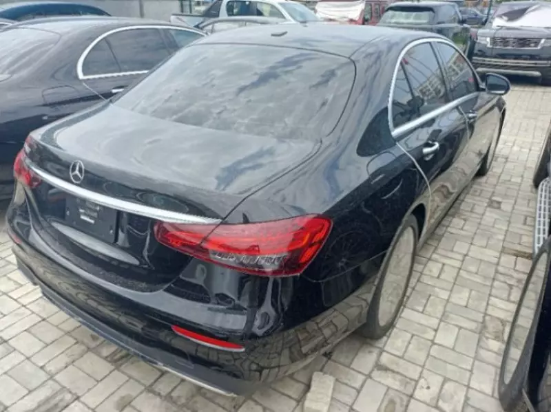 Mercedes-Benz E 350   - 2022