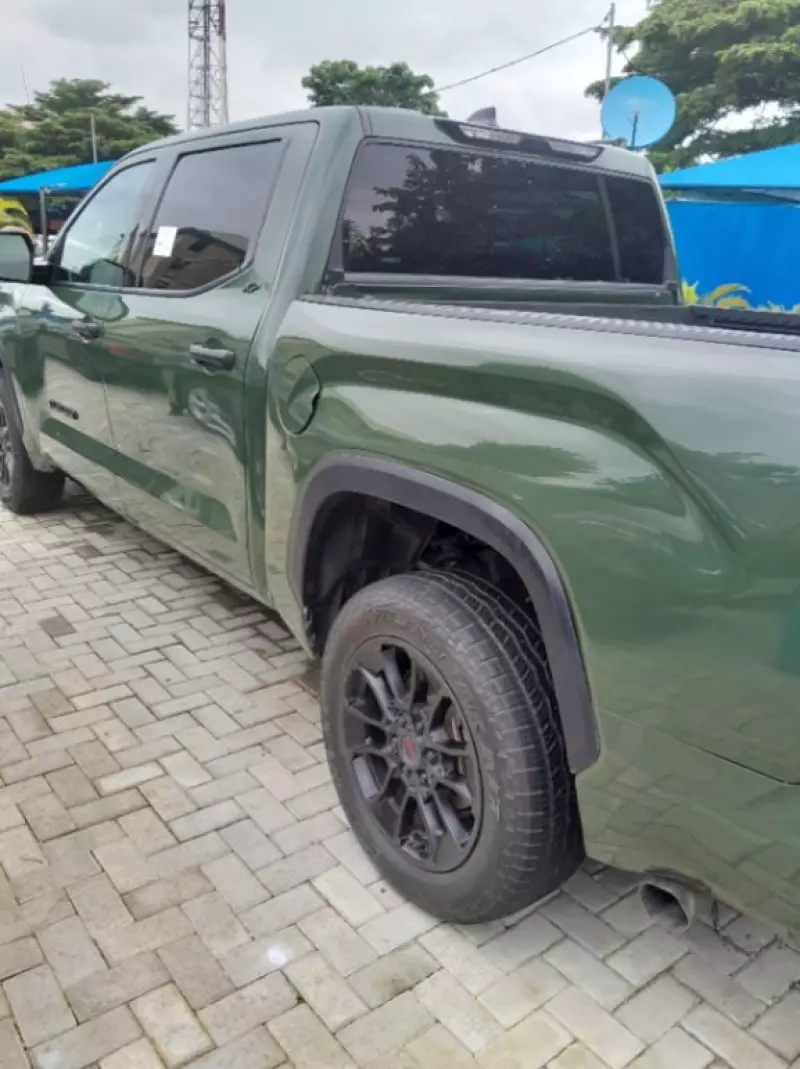 Toyota Tundra   - 2023