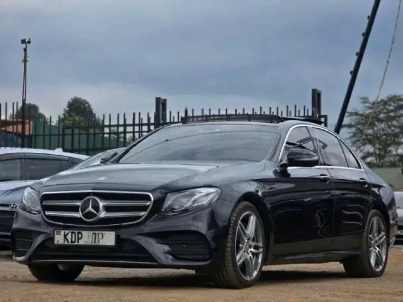 Mercedes-Benz E200   - 2017