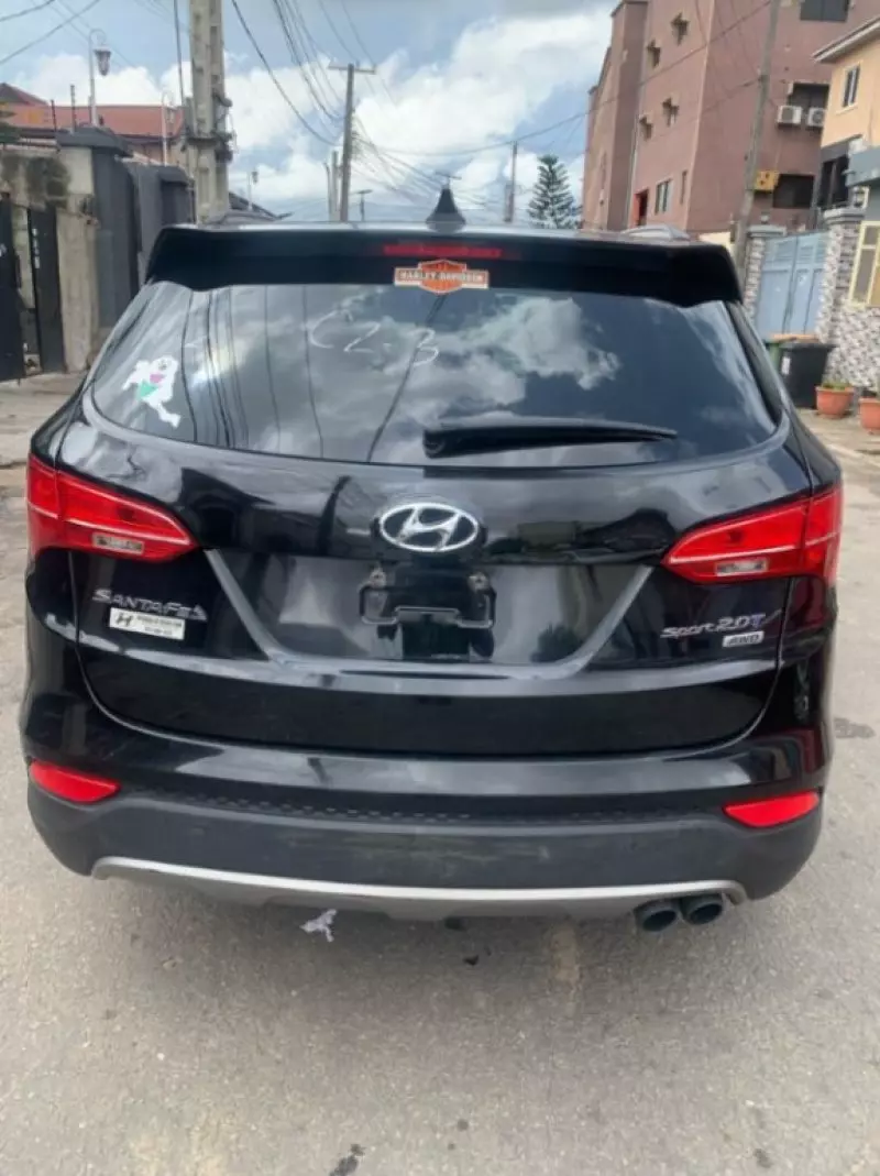 Hyundai Santa Fe   - 2013