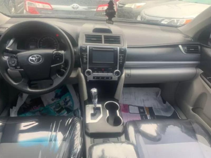 Toyota Camry   - 2014