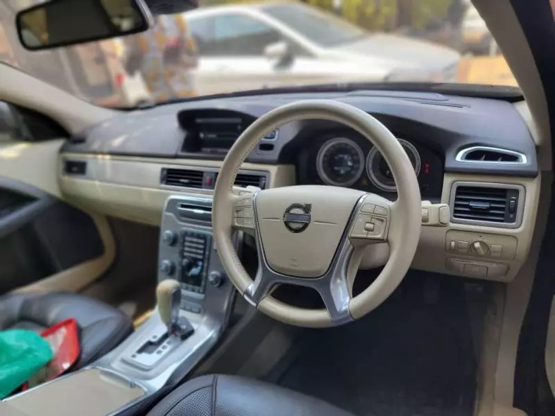 Volvo XC70   - 2011