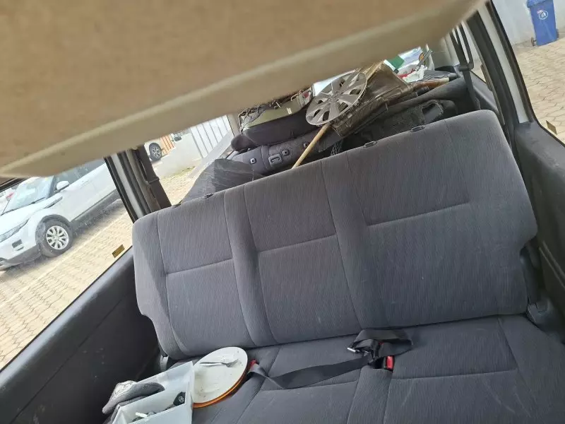 Toyota Hiace   - 2012