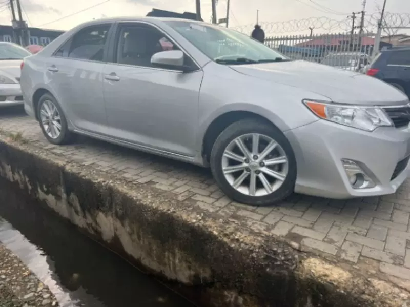 Toyota Camry   - 2013