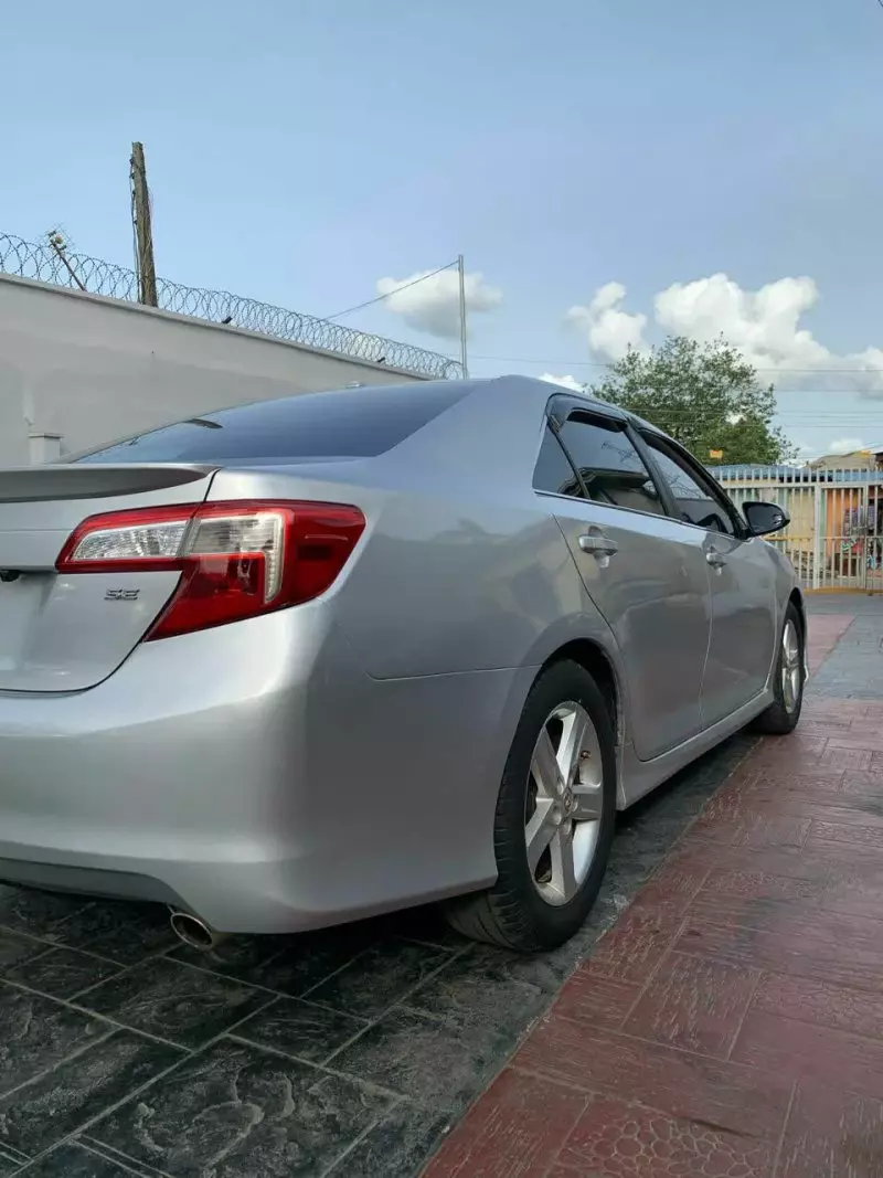 Toyota Camry   - 2013