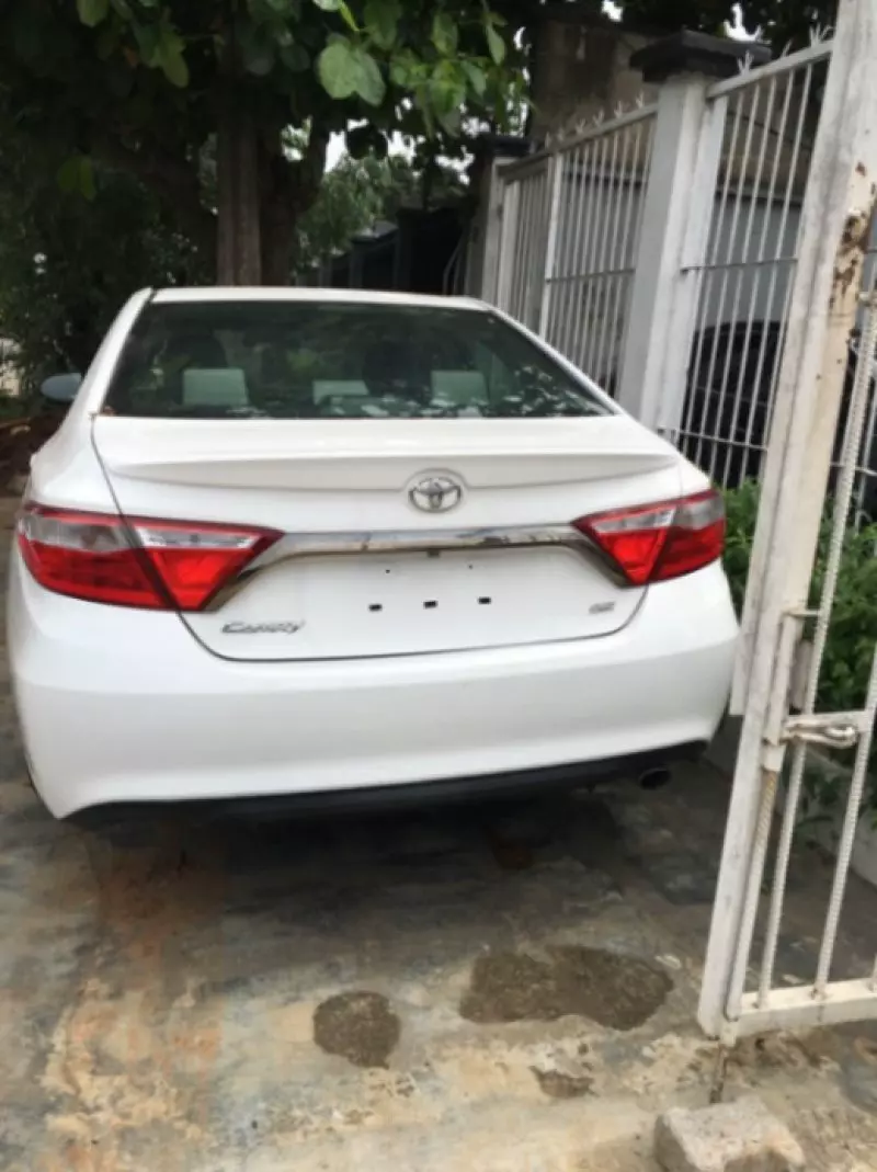 Toyota Camry   - 2018