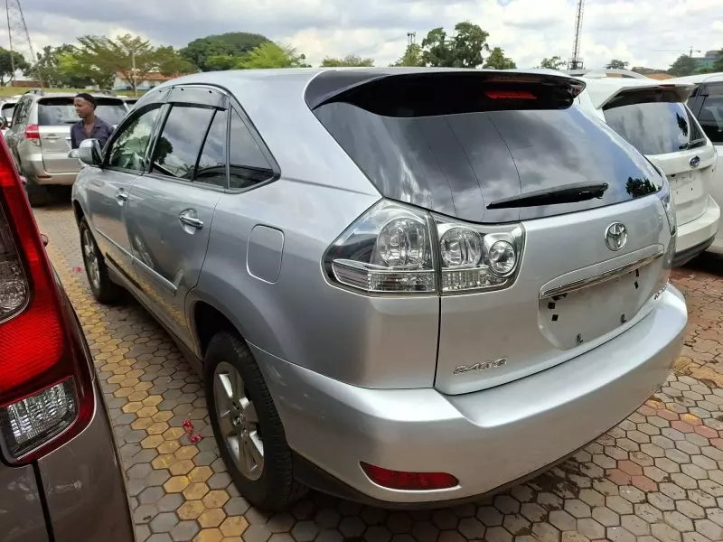 Toyota Harrier   - 2012