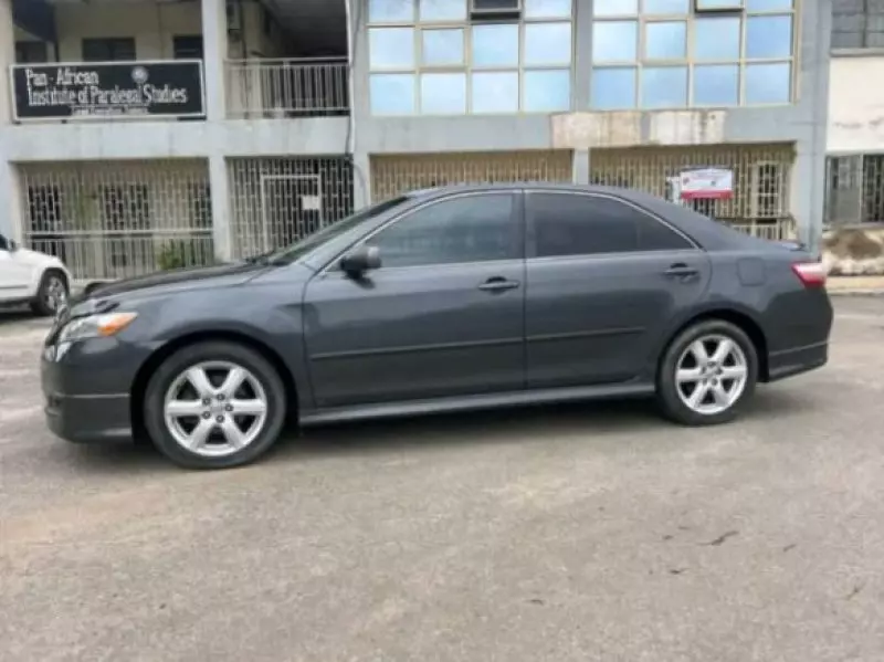 Toyota Camry   - 2008