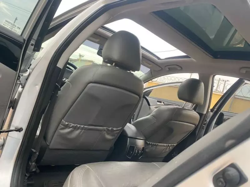Hyundai Sonata   - 2013