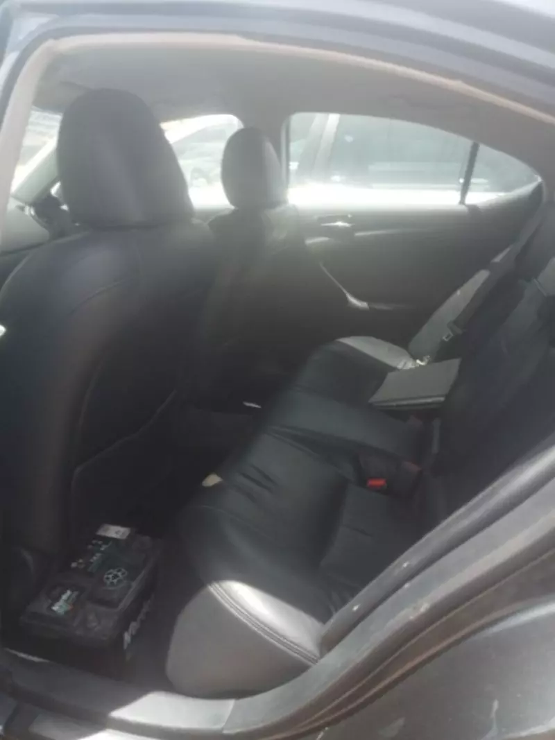 Lexus IS 250   - 2010