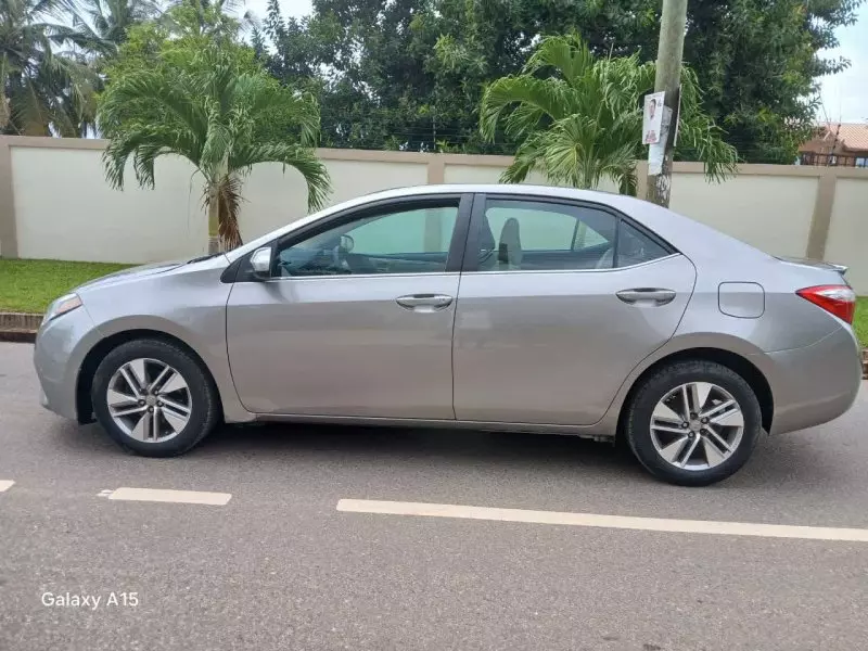 Toyota Corolla   - 2016
