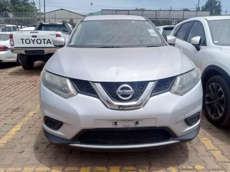 Nissan X- trail   - 2015