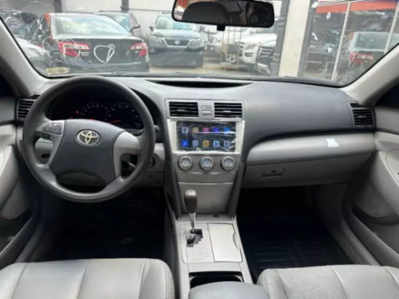 Toyota Camry   - 2011
