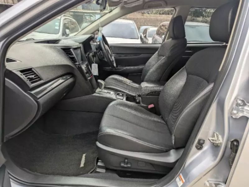 Subaru Outback   - 2012