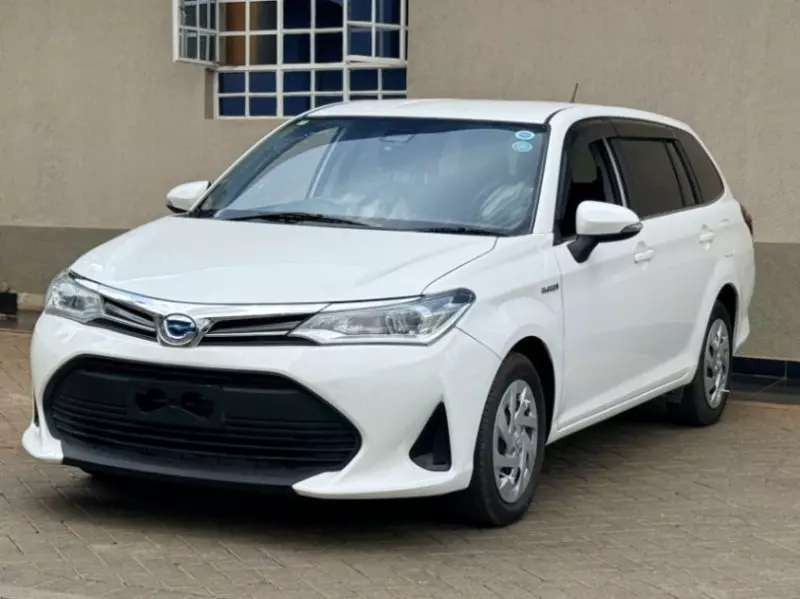 Toyota Fielder hybrid    - 2018