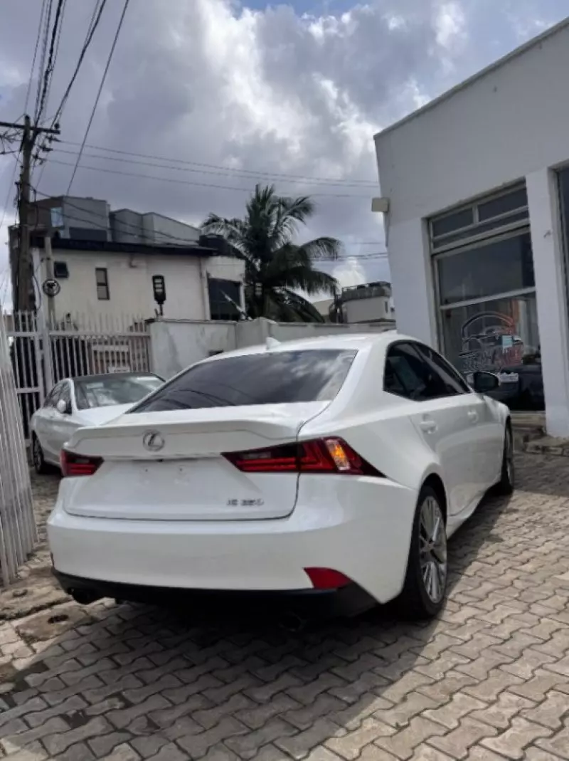 Lexus IS 250   - 2015