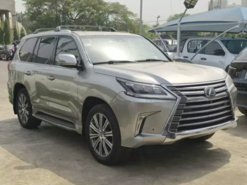 Lexus LX