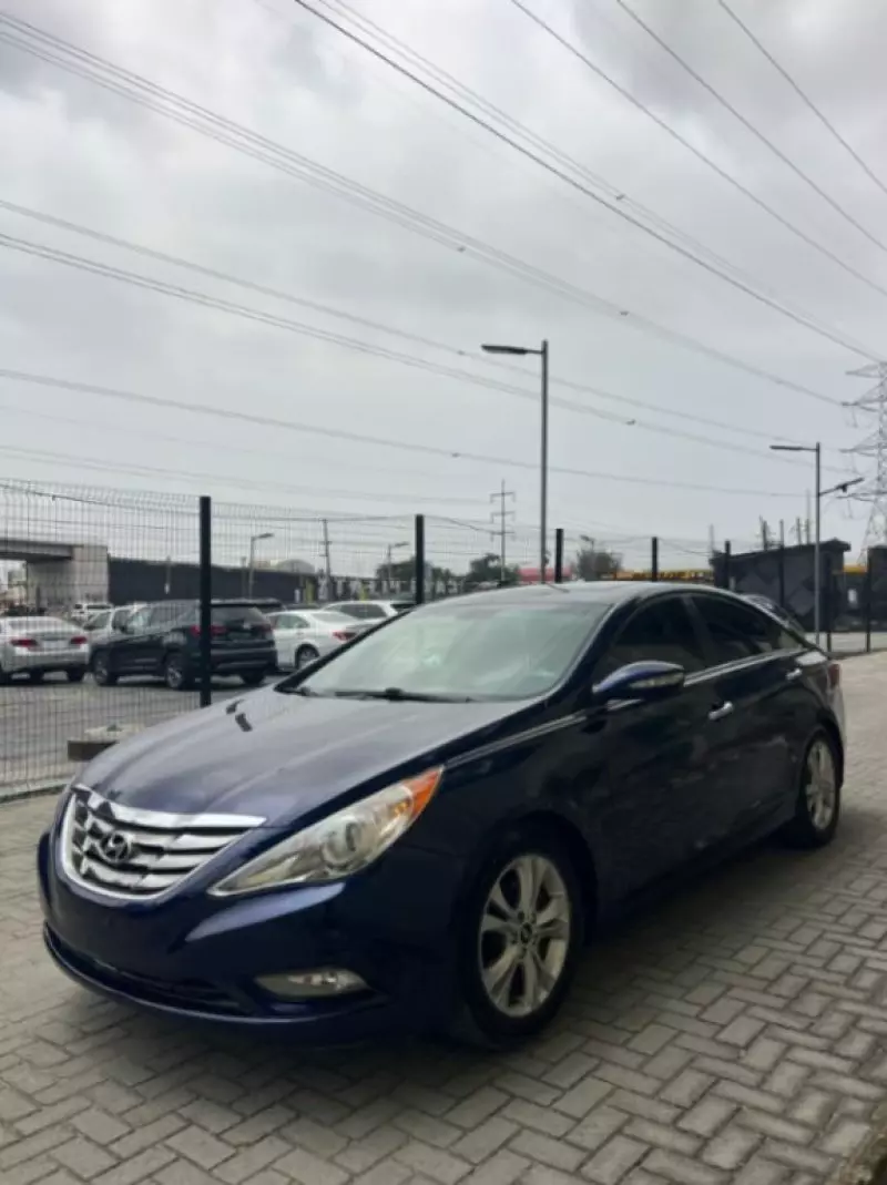 Hyundai Sonata - 2011