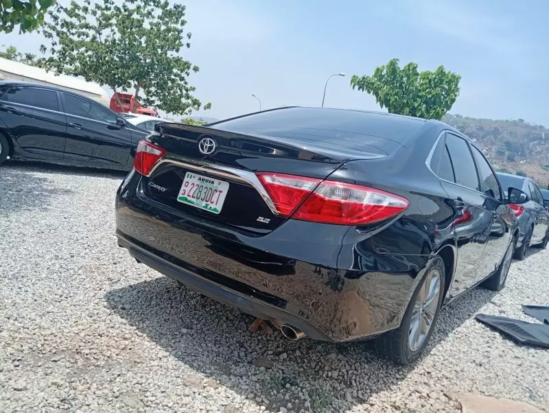 Toyota Camry   - 2016