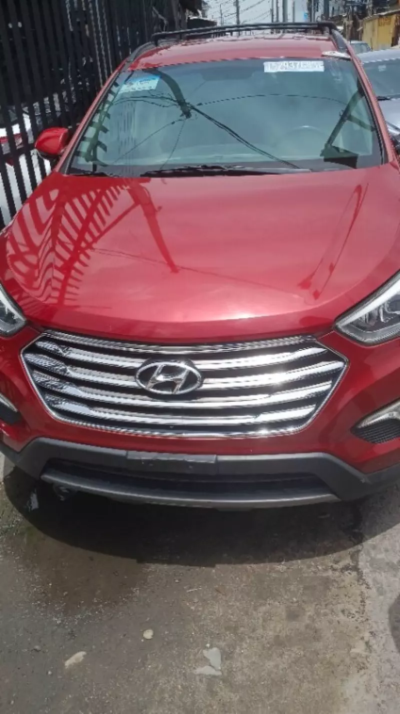 Hyundai Santa Fe   - 2013