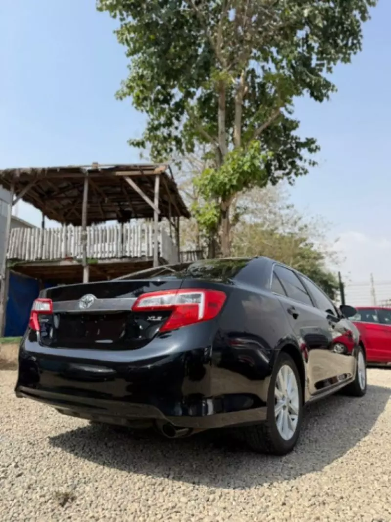 Toyota Camry   - 2012