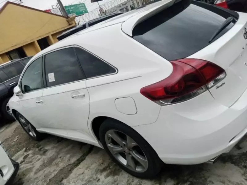 Toyota Venza   - 2014