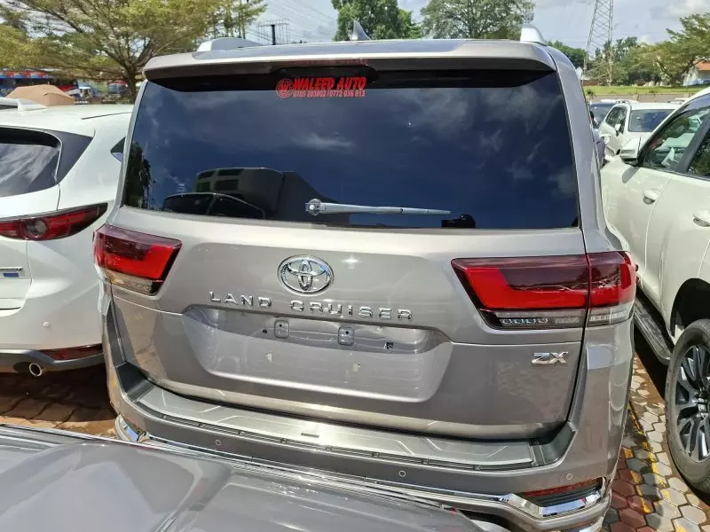 Toyota Landcruiser ZX - 2023