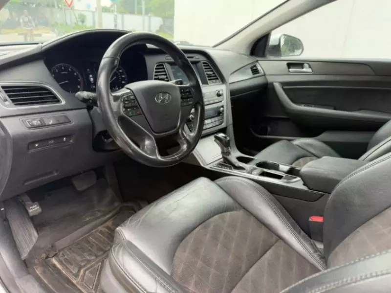 Hyundai Sonata   - 2016