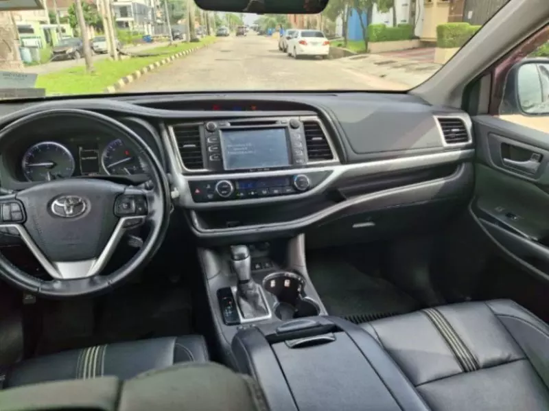 Toyota Highlander   - 2018
