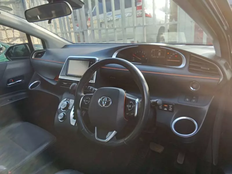 Toyota Sienta   - 2017