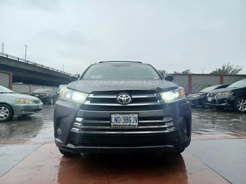 Toyota Highlander   - 2015