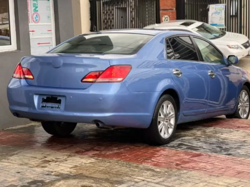 Toyota Avalon   - 2006