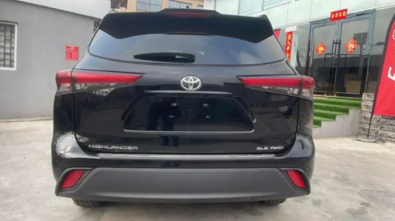 Toyota Highlander   - 2020